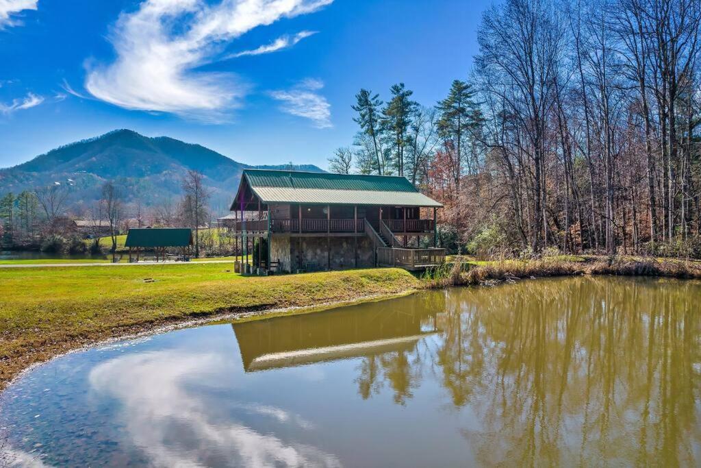 فيلا Spectacular Mtns Views With Private Hot Tub With Pool Table And Private Pond سيفيرفيل المظهر الخارجي الصورة