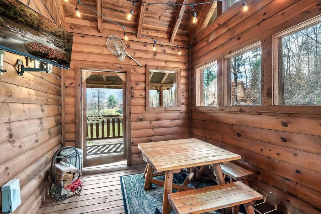 فيلا Spectacular Mtns Views With Private Hot Tub With Pool Table And Private Pond سيفيرفيل المظهر الخارجي الصورة