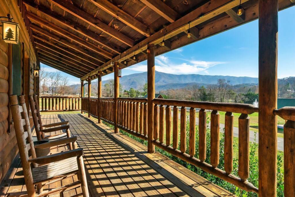 فيلا Spectacular Mtns Views With Private Hot Tub With Pool Table And Private Pond سيفيرفيل المظهر الخارجي الصورة