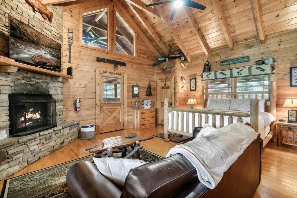 فيلا Spectacular Mtns Views With Private Hot Tub With Pool Table And Private Pond سيفيرفيل المظهر الخارجي الصورة