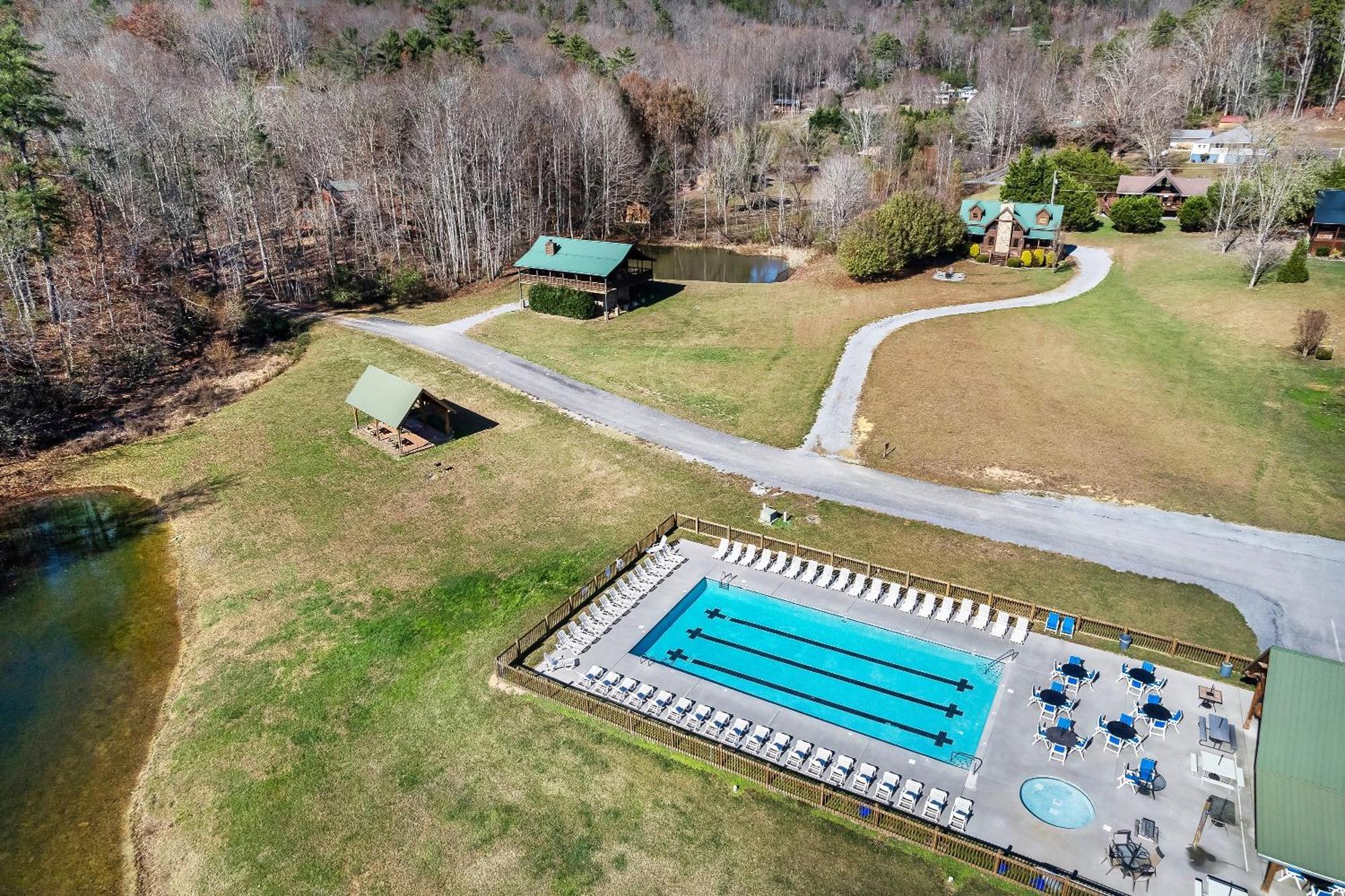 فيلا Spectacular Mtns Views With Private Hot Tub With Pool Table And Private Pond سيفيرفيل المظهر الخارجي الصورة